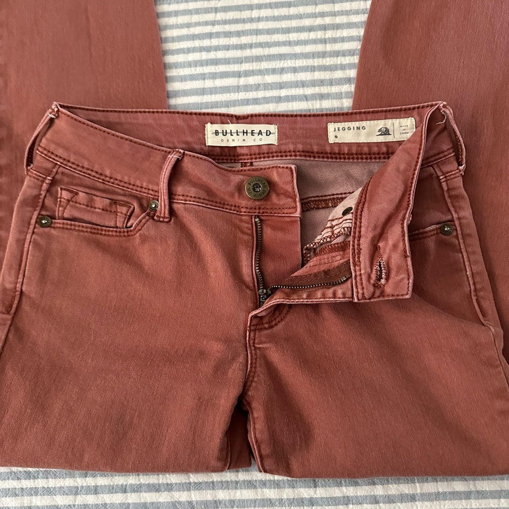 Bullhead Low-Rise Skinny Jeans - Size 0 - Picture 8 of 11
